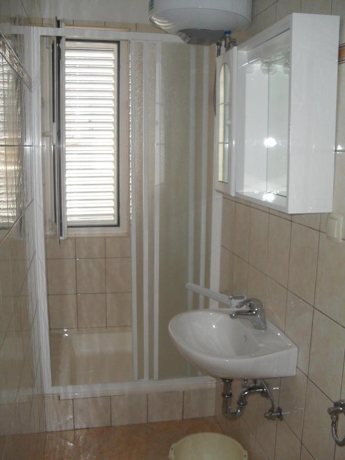 Anka Bunic Bed & Breakfast Rab Town Bagian luar foto