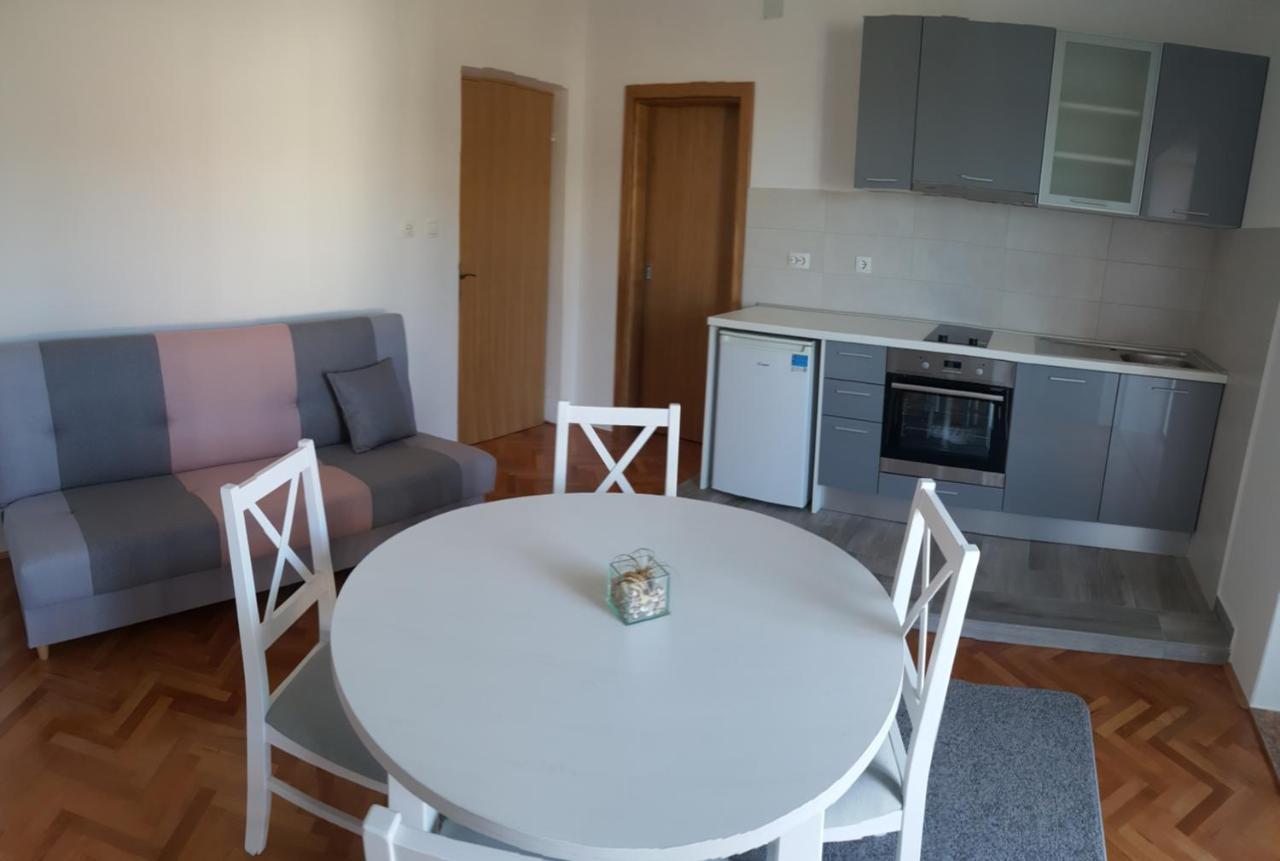 Anka Bunic Bed & Breakfast Rab Town Bagian luar foto