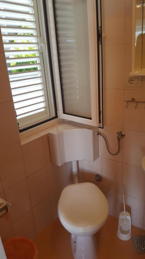 Anka Bunic Bed & Breakfast Rab Town Bagian luar foto