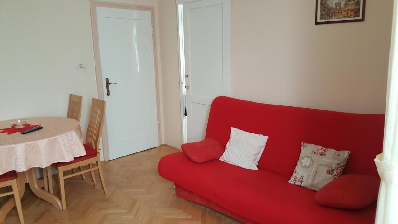 Anka Bunic Bed & Breakfast Rab Town Bagian luar foto