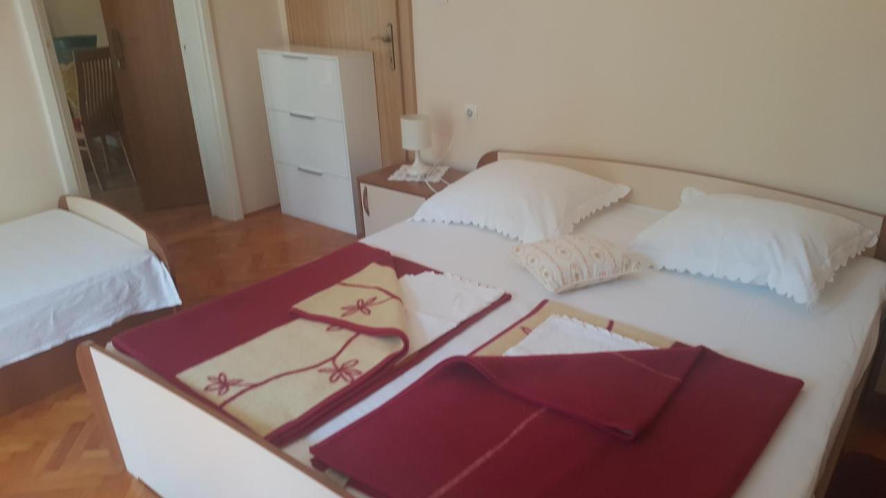 Anka Bunic Bed & Breakfast Rab Town Bagian luar foto