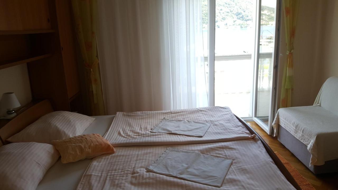Anka Bunic Bed & Breakfast Rab Town Bagian luar foto