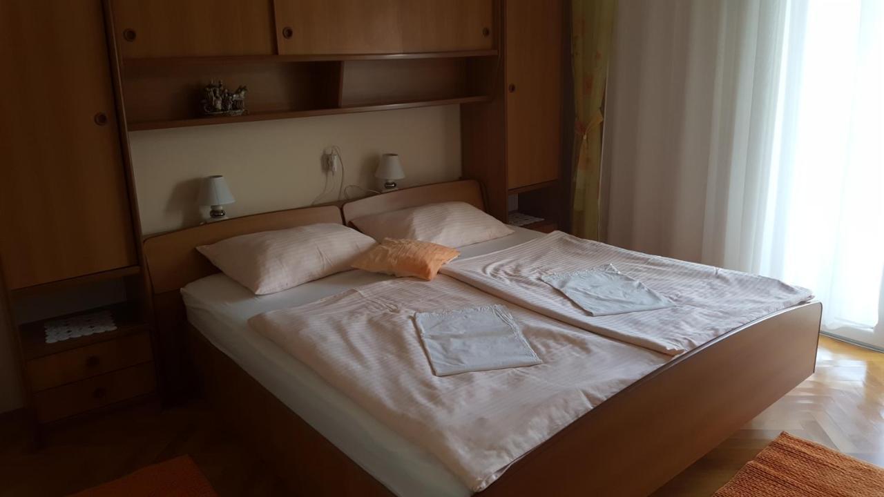 Anka Bunic Bed & Breakfast Rab Town Bagian luar foto