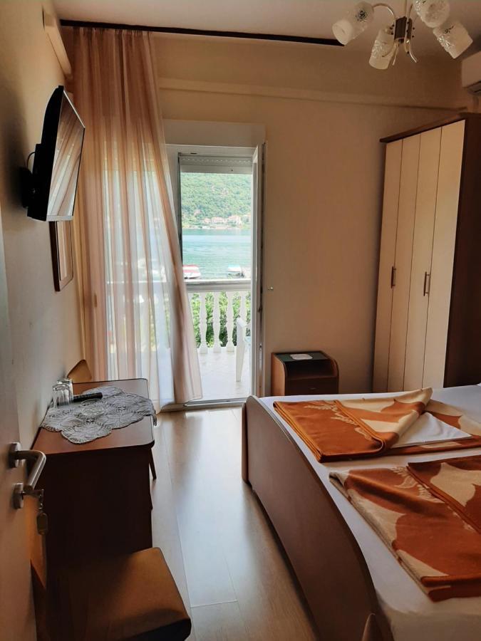 Anka Bunic Bed & Breakfast Rab Town Bagian luar foto