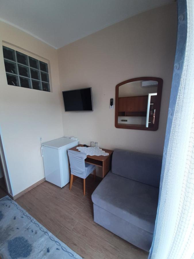 Anka Bunic Bed & Breakfast Rab Town Bagian luar foto